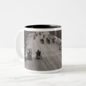 テムズの堤防(セピア色の写真) ツートーンマグカップ (正面左)