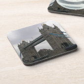 テムズ川にタワーブリッジを持つコルクコースター コースター (左側)