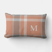 テラコッタとグレーのタータンチェックプライドとモノグラム ランバークッション (正面)