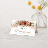 テラコッタとバーガンディの花々緑とパンパ プレイスカード (裏面)