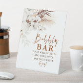 テラコッタと白い花バブリーバー 台座サイン (インサイチュ)