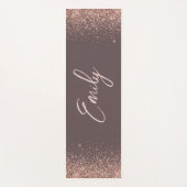 テラコッタバラ金ゴールド-赤面ピンクグリッターモノグラム ヨガマット (正面)