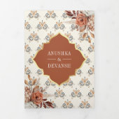 テラコッタバーンオレンジフローラインディアン結婚ズ 三つ折り招待状 (カバー)