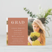 テラコッタミニマルクリーン写真卒業パーティー 招待状 (スタンド正面)