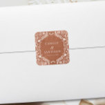 テラコッタメキシ結婚コパペル・ピカド スクエアシール<br><div class="desc">複雑なメキシコパーソナライズされたンパペルのピカド詳細を特徴とする、このテラコッタの四角いステッカーであなたの結婚式の引き出物や文房具にtouchを追加する。素朴なメキシインスパイアコお祝いのボホテーマに最適。 – テラコッタパペルピカドコレクションのマッチングアイテム</div>