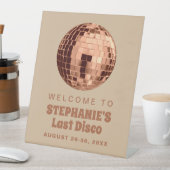 テラコッタラストディスコバチェロレッテ週末 台座サイン (インサイチュ)