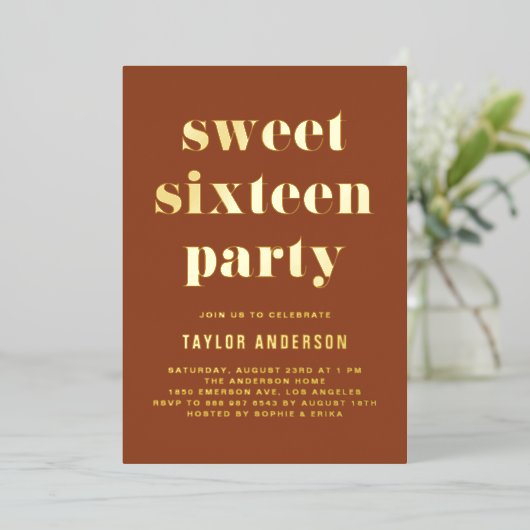 テラコッタレトロはっきりしたタイポグラフィスウィート16誕生日 箔招待状 (立ち正面)