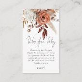 テラコッタ花模様の赤ちゃんシャワー用の本 エンクロージャーカード (正面)