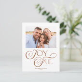 テラコッタ金ゴールドうれしそうなクリスマスホリデーフォト シーズンポストカード (スタンド正面)