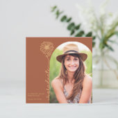 テラコッタ金ゴールド手書きフローラアーチ卒業 招待状 (スタンド正面)