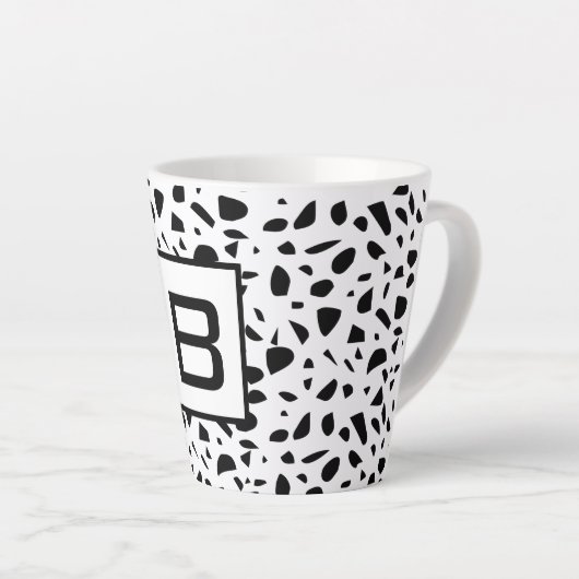 テラッツォ白黒パターンモノグラムイニシャル カフェラテマグ (右アングル)