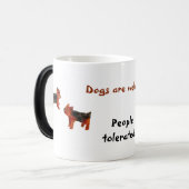 テリア犬が歓迎おもしろい モーフィングマグカップ (正面左)