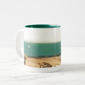 テル・アビブのビーチ ツートーンマグカップ (正面左)