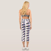 テレビおもしろいアニメを見ているサメ カプリレギンス (裏面)