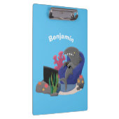 テレビおもしろいアニメを見ているサメ クリップボード (右)