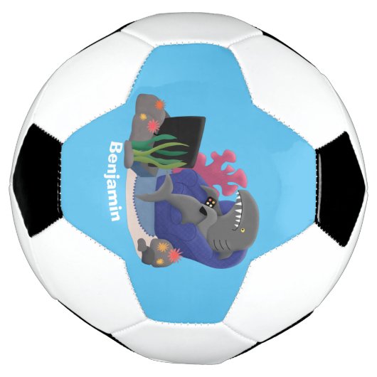 テレビおもしろいアニメを見ているサメ サッカーボール (回転)