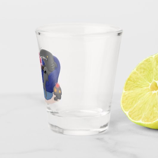 テレビおもしろいアニメを見ているサメ ショットグラス (右)