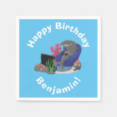 テレビおもしろいアニメを見ているサメ スタンダードカクテルナプキン (正面)