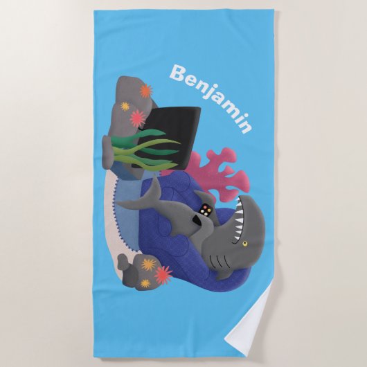 テレビおもしろいアニメを見ているサメ ビーチタオル (正面)