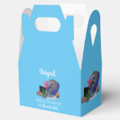 テレビおもしろいアニメを見ているサメ フェイバーボックス (オープン)