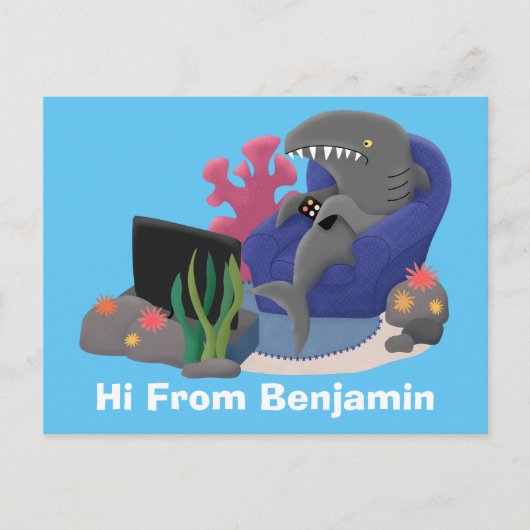 テレビおもしろいアニメを見ているサメ ポストカード (正面)