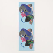 テレビおもしろいアニメを見ているサメ ヨガマット (正面)