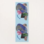 テレビおもしろいアニメを見ているサメ ヨガマット (裏面)