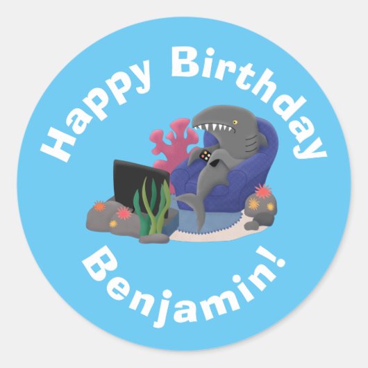 テレビおもしろいアニメを見ているサメ ラウンドシール (正面)