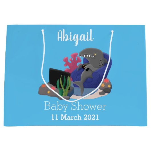 テレビおもしろいアニメを見ているサメ ラージペーパーバッグ (正面)