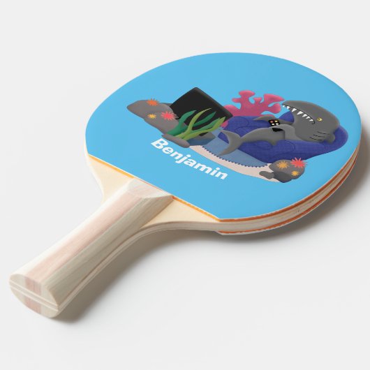 テレビおもしろいアニメを見ているサメ 卓球ラケット (正面アングル)