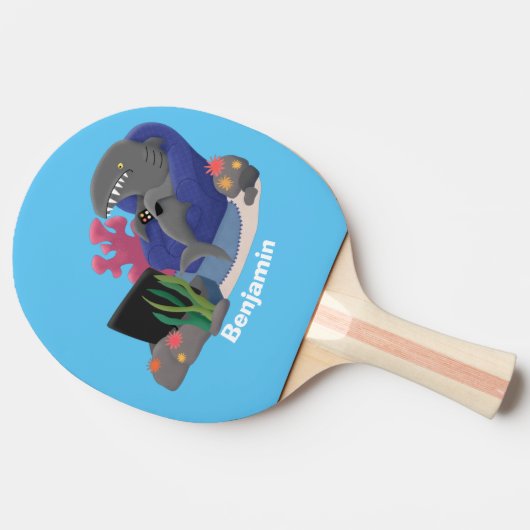 テレビおもしろいアニメを見ているサメ 卓球ラケット (横)