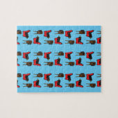 テレビ漫画の前で眠るブラックバード ジグソーパズル (横)