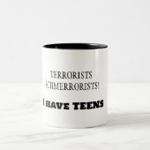 テロリスト快適！十代だ！ ツートーンマグカップ (中央)