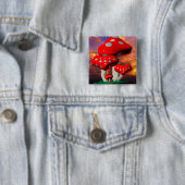 テングタケ属のMuscariaのハート形のきのこ 缶バッジ (インサイチュ)