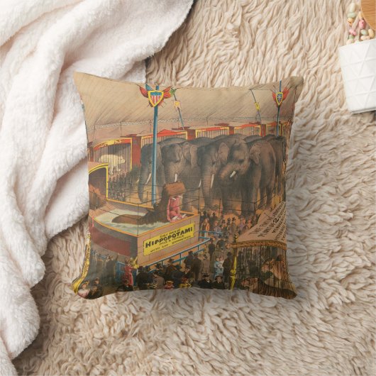 テントの中で展示される動物のサーカスのポスター クッション (ブランケット)