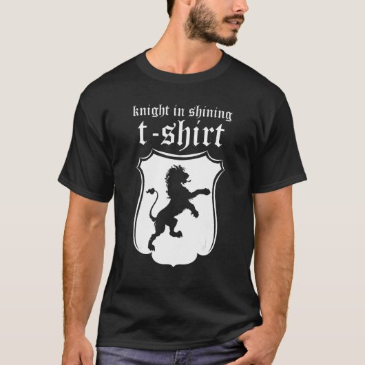 テンプル騎士 中世 ファンタジー 騎士 輝く Tシャツ (正面)