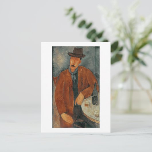 テーブルにもたれかかっている着席した男 ポストカード (スタンド正面)