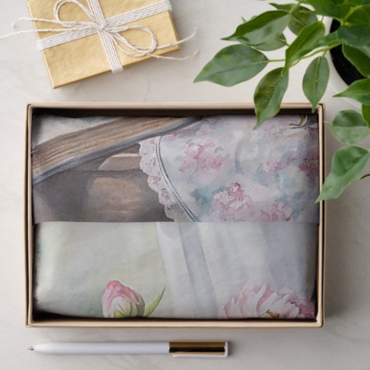 テーブルにエレガントピンクの牡丹が飾られた花瓶 薄葉紙 (ギフト)