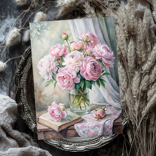 テーブルにエレガントピンクの牡丹が飾られた花瓶 薄葉紙