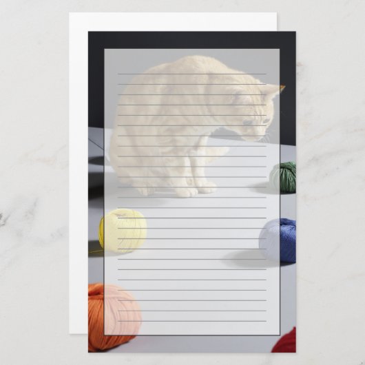 テーブルに坐っているショウガの虎猫猫 便箋 (正面/裏面)