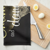 テーブルのシャンペンそしてダンスを飲む時間 キッチンタオル (四つ折り)