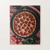 テーブルの上にパンのピザ ジグソーパズル (縦)