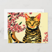 テーブルの上に座っているベンガル猫 ポストカード (正面/裏面)