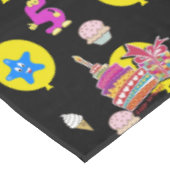 テーブルクロス、ハッピー5誕生日、#5黒 テーブルクロス (アングル)