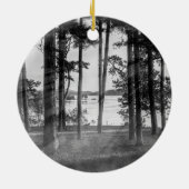 テーブルロックの霧の木のグレースケールバイブル聖句 セラミックオーナメント (裏面)