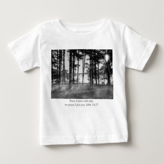 テーブルロックの霧の木のグレースケールバイブル聖句 ベビーTシャツ (正面)