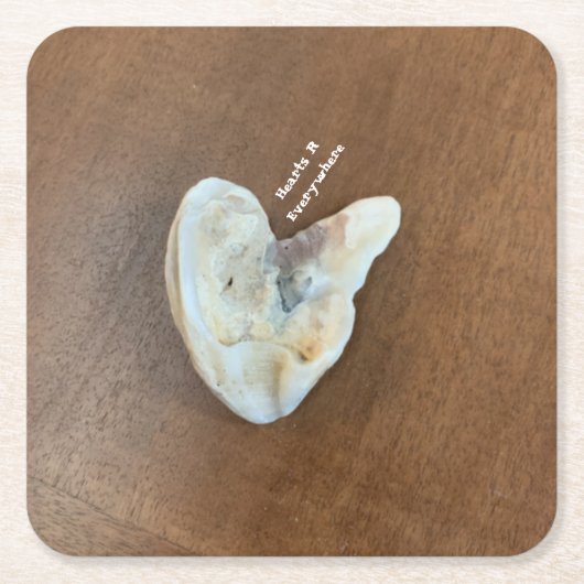 テーブル上のコースターハートシェル スクエアペーパーコースター (正面)