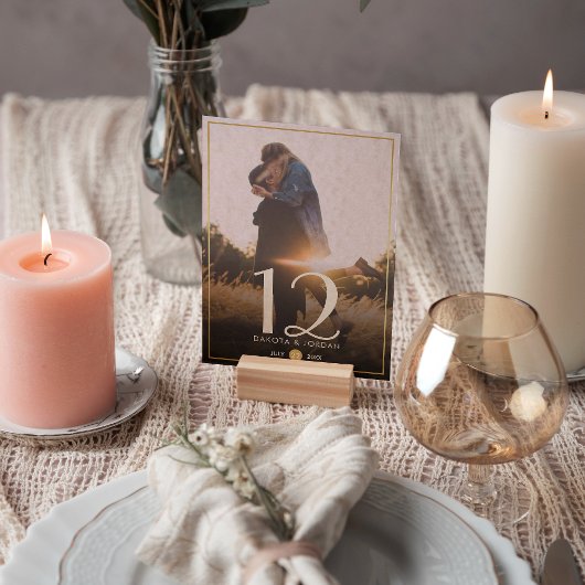 テーブル番号 |モダンタイポグラフィと金ゴールド写真 招待状