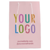 テープピンクの紙製ギフトバッグ - カスタムビジネスロゴ ミディアムペーパーバッグ (正面)