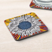 テープ内の抽象芸術:スターバスト コースター (左側)